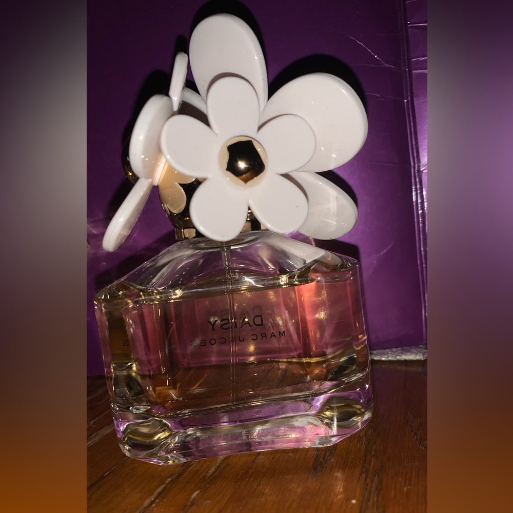 Marc Jacob’s Daisy womens spray cologne